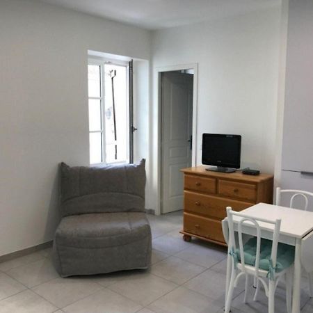 Studio Renove En Centre-Ville, Ideal Pour Des Vacances A Pied, Calme Et Confort, Classe 2 Etoiles. - Fr-1-4-512 Saint-Jean-de-Luz Kültér fotó