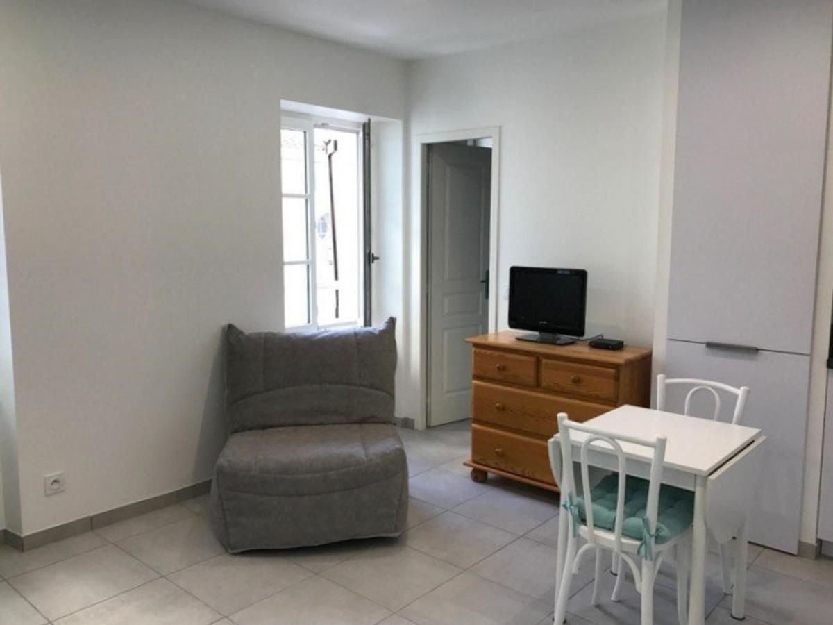 Studio Renove En Centre-Ville, Ideal Pour Des Vacances A Pied, Calme Et Confort, Classe 2 Etoiles. - Fr-1-4-512 Saint-Jean-de-Luz Kültér fotó